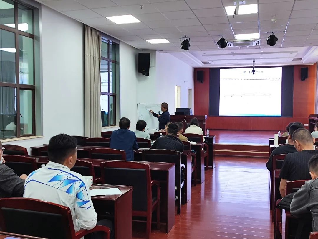 1654132440597510.jpg 2022-06-01-公司開展工程技術人員爆破知識培訓.jpg