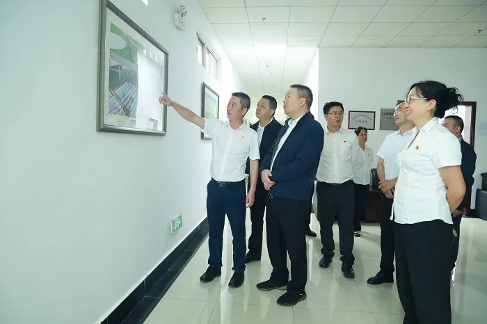 1655690864306438.jpg 2022-06-17-陳祖軍調(diào)研公司時強調(diào): 凝心聚力 聚焦主業(yè) 爭當(dāng)集團(tuán)施工板塊的單項冠軍.jpg