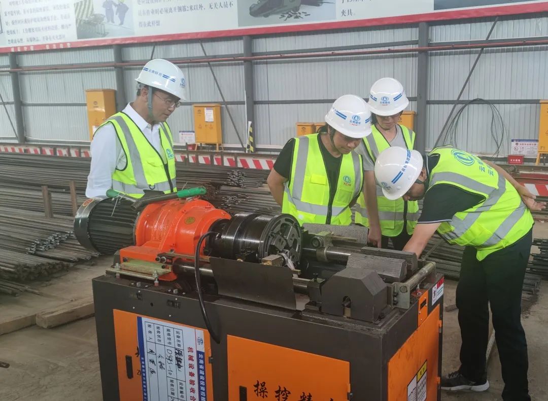 1660612958659624.jpg 張聯紅帶隊到那興項目部開展安全綜合大檢查及“夏送清涼”慰問活動1.jpg