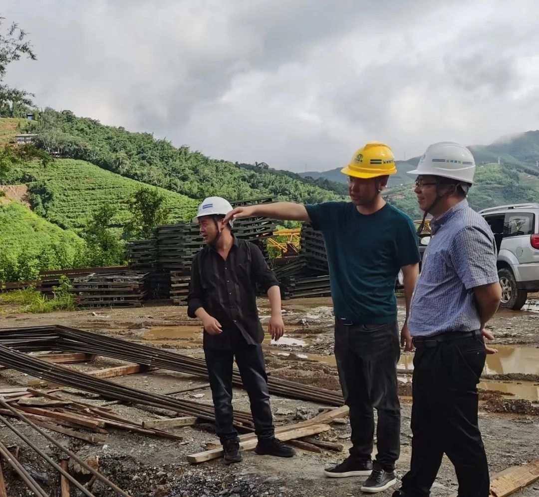 1662346283131022.jpg 李元鴻到神秘谷瀾滄江大橋項目檢查指導1.jpg