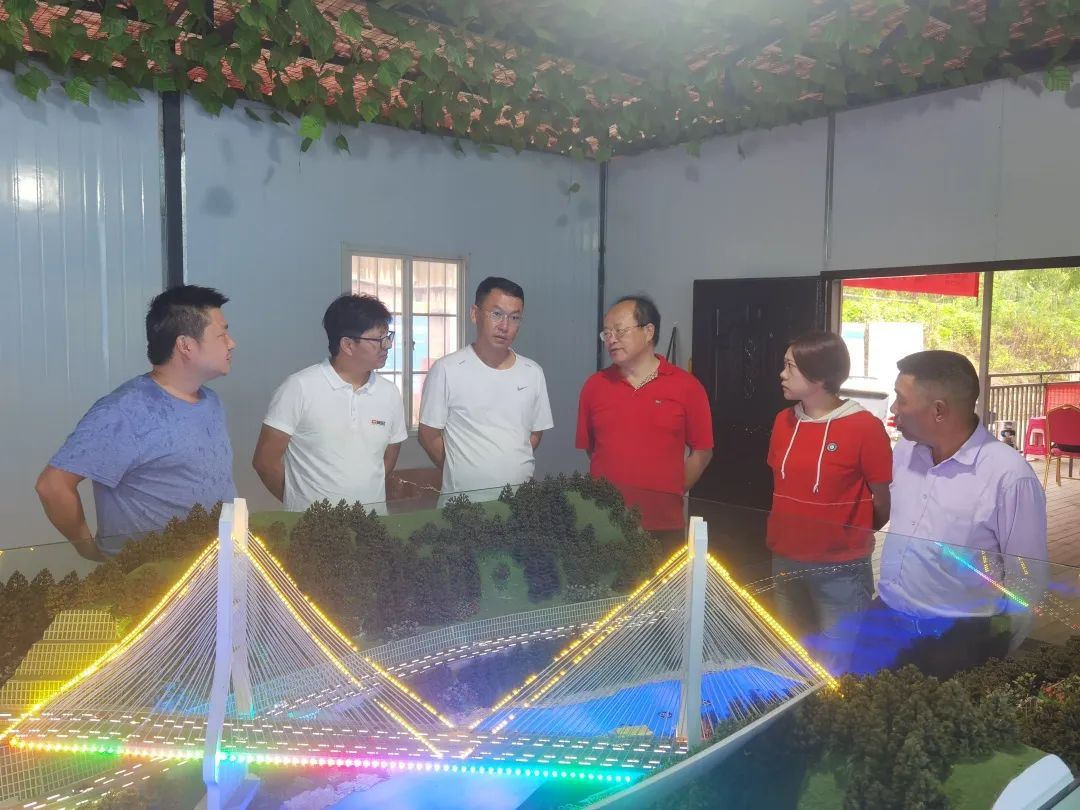 1662347046771575.jpg 省市政工程協會會長羅保到神秘谷瀾滄江大橋項目指導工作.jpg
