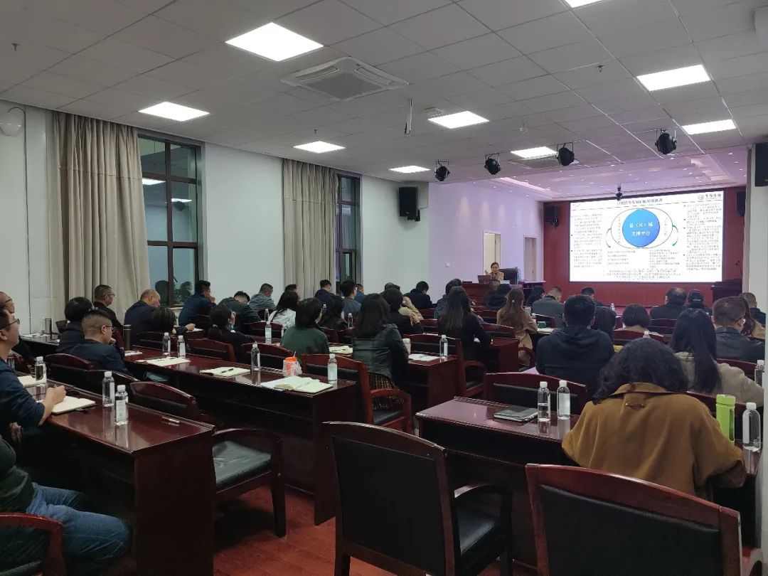 1667350906223296.jpg 2022-11-2-公司開展政府投資項目投融資相關政策解析與投融資模式的運用專題培訓.jpg